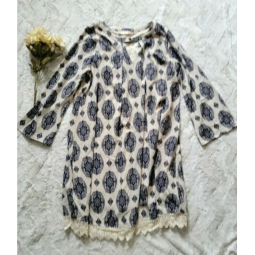 ✨️CL Altar'd State Cream‎ Blue Diamond Print Lace Hem Dress Size M